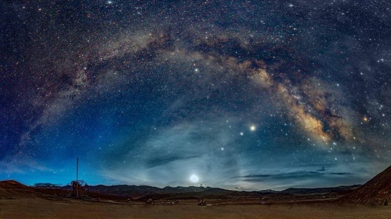 تعبیر خواب نماز در خیابان و آسمان تیره: راهنمای عبور از بحران هویتی و بازسازی ارزش‌ها در زمان آشفتگی